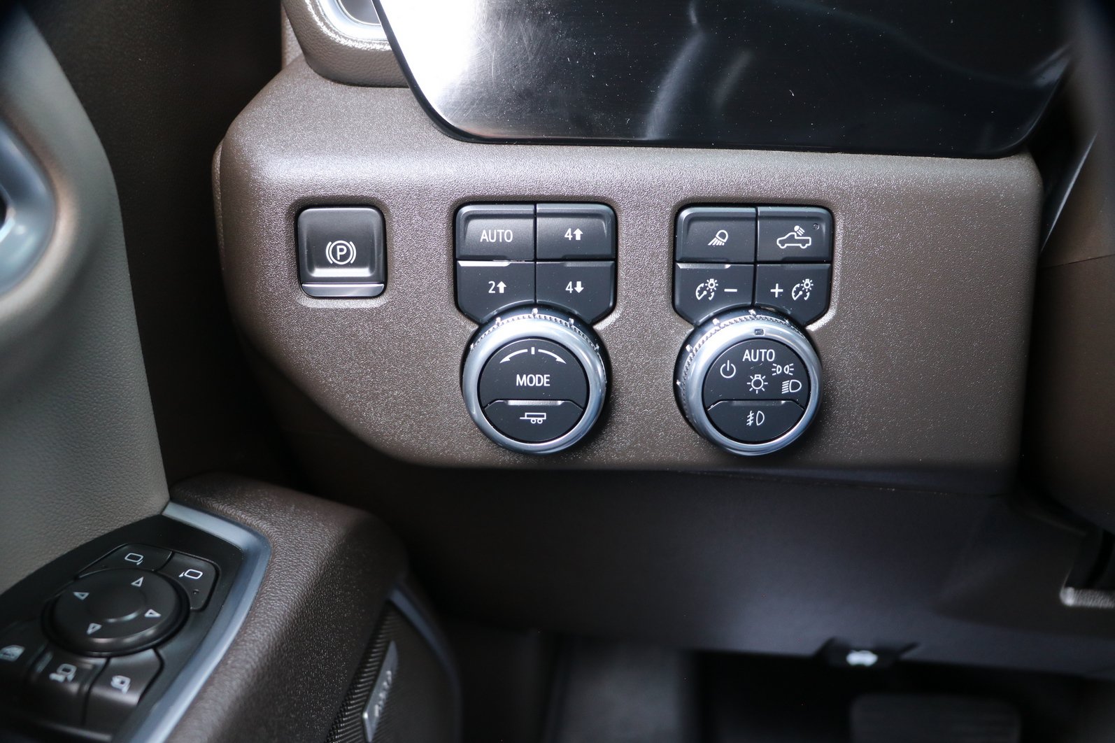 Used 2025 GMC Sierra 2500 SLT w/ SLT Premium Package AWD/4WD image 12