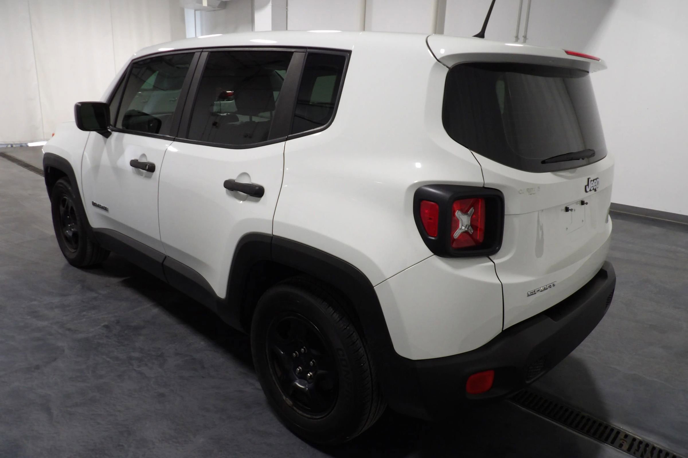 Used 2017 Jeep Renegade Sport w/ Power & Air Group FWD image 6