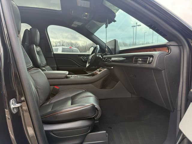 Used 2025 Lincoln Aviator Black Label w/ Jet Appearance Package image 9
