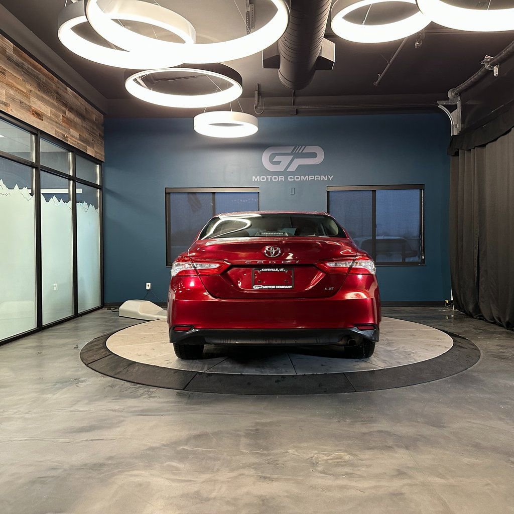 Used 2018 Toyota Camry LE FWD image 4