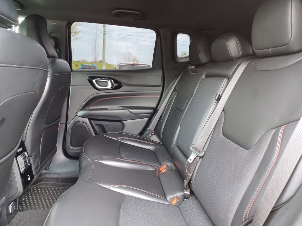 Used 2023 Jeep Compass Trailhawk w/ Trailhawk Convenience Group AWD/4WD image 29