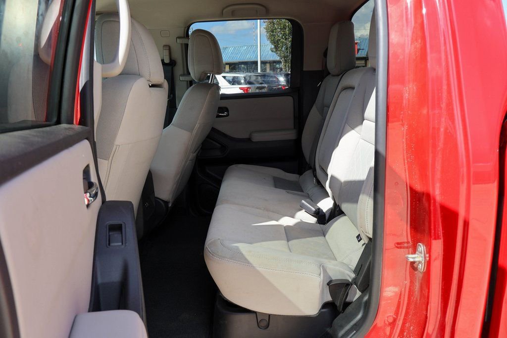 Certified 2025 Nissan Frontier SV image 9