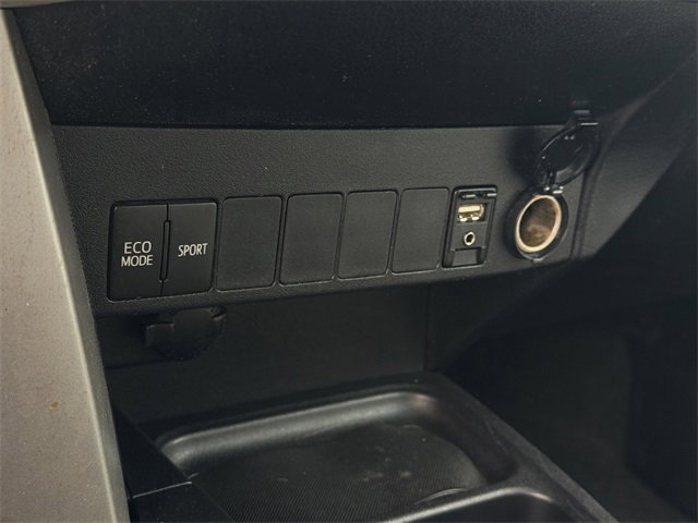 Used 2016 Toyota RAV4 XLE image 18