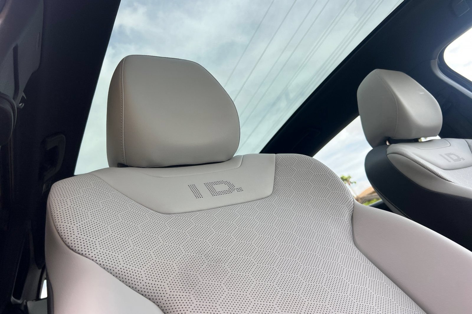 Used 2022 Volkswagen ID.4 Pro S AWD/4WD image 17