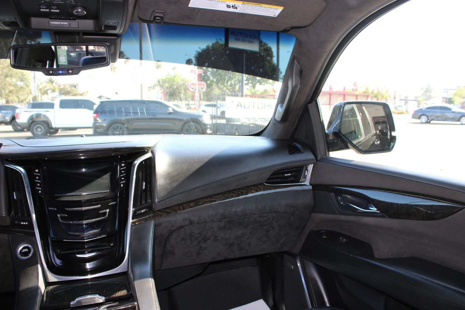 Used 2016 Cadillac Escalade Platinum AWD/4WD image 27
