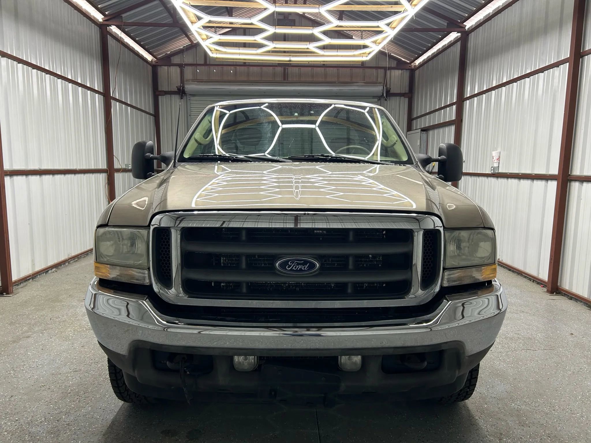 Used 2003 Ford F250 Lariat image 2
