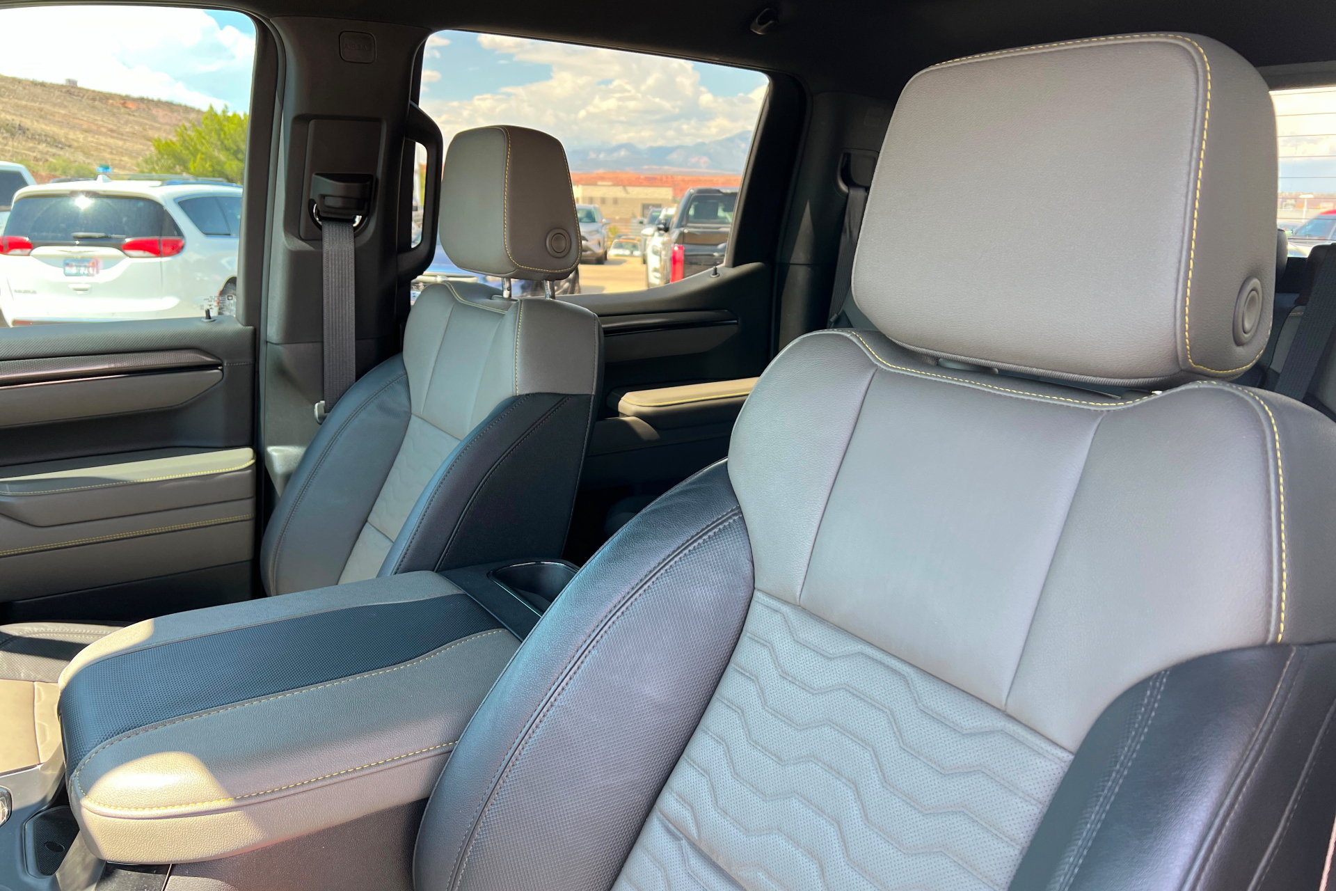 Used 2024 Chevrolet Silverado 1500 ZR2 w/ Technology Package AWD/4WD image 18