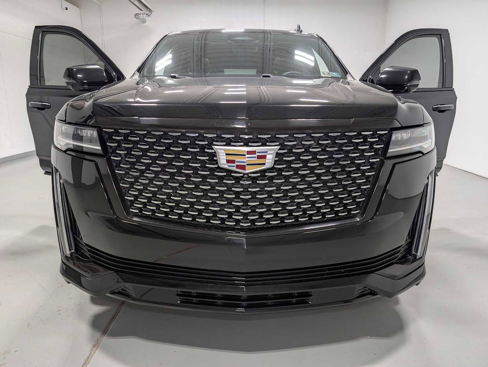 Used 2021 Cadillac Escalade Premium Luxury image 14