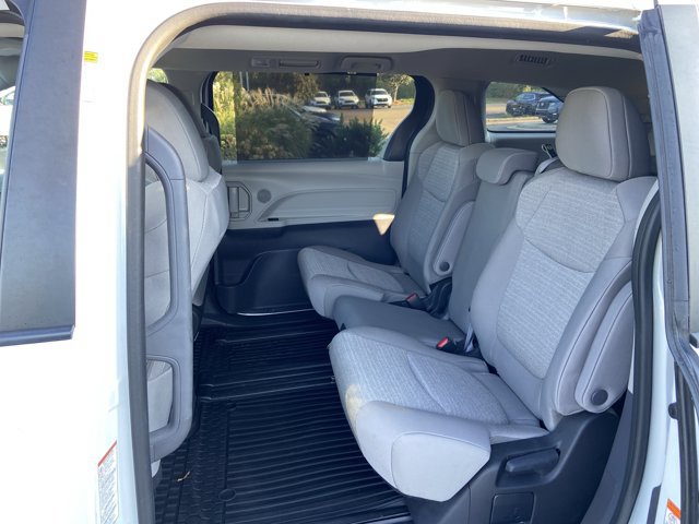 Used 2023 Toyota Sienna LE FWD image 52