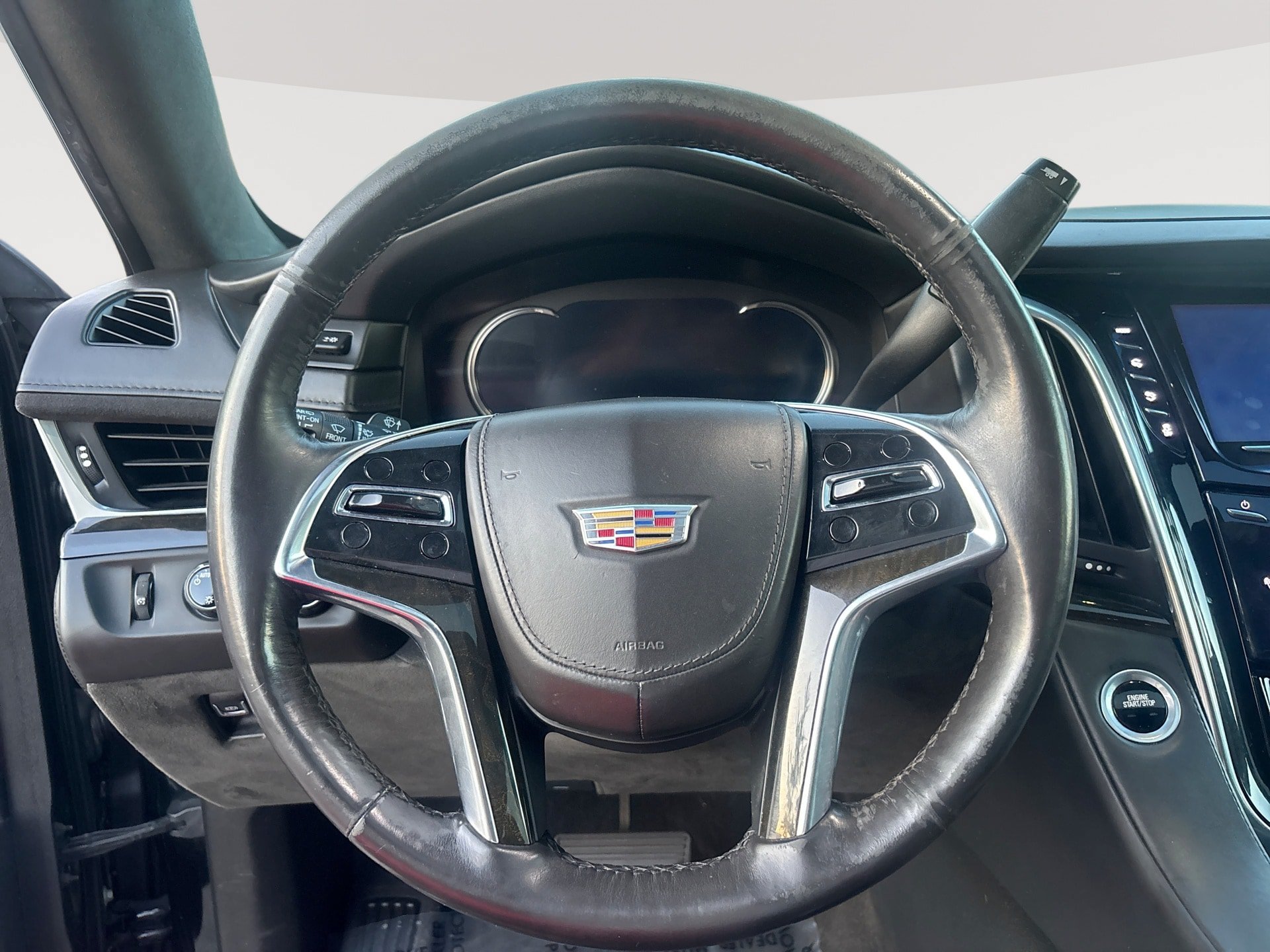 Used 2019 Cadillac Escalade ESV Platinum AWD/4WD image 11