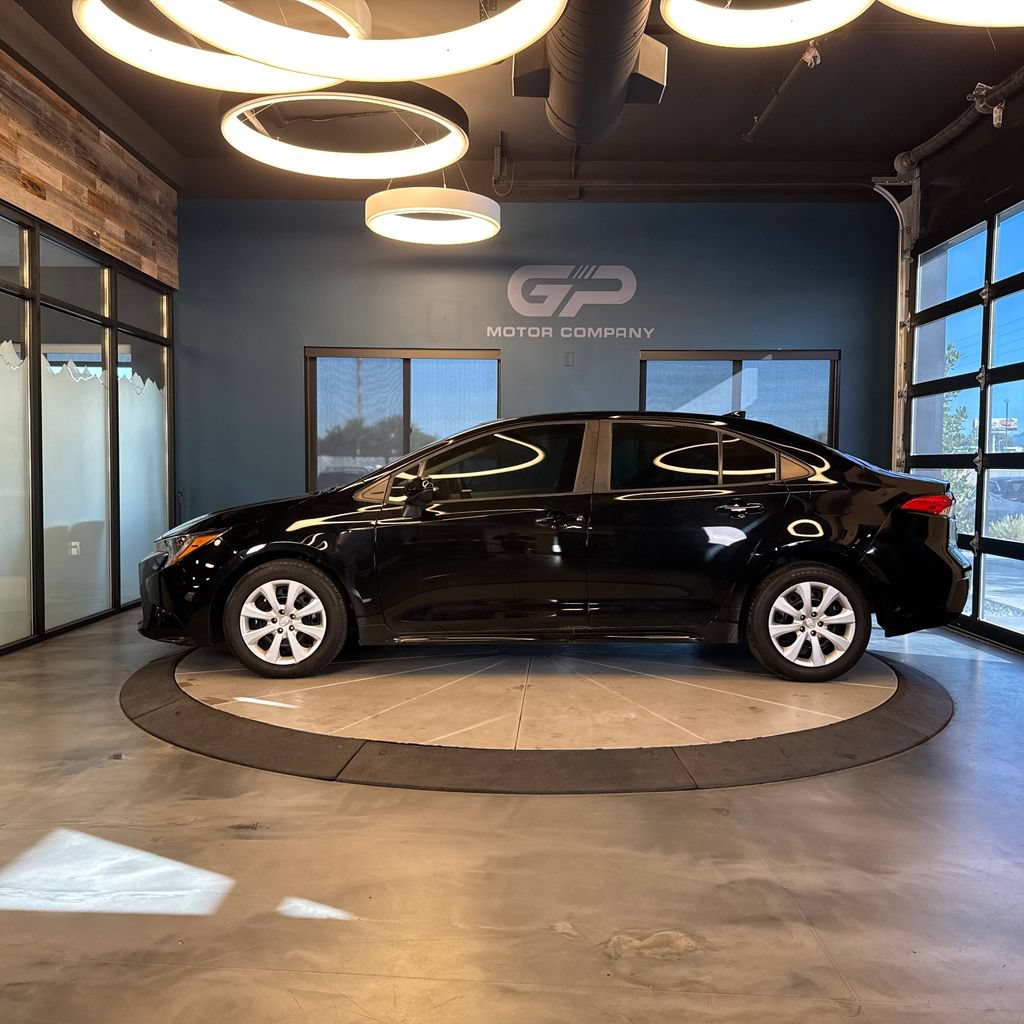 Used 2024 Toyota Corolla LE FWD image 6