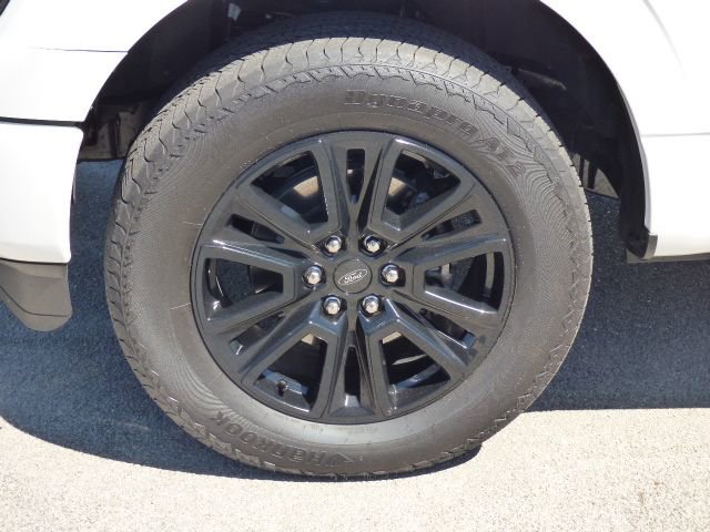Used 2025 Ford F150 Platinum w/ FX4 Off-Road Package AWD/4WD image 9