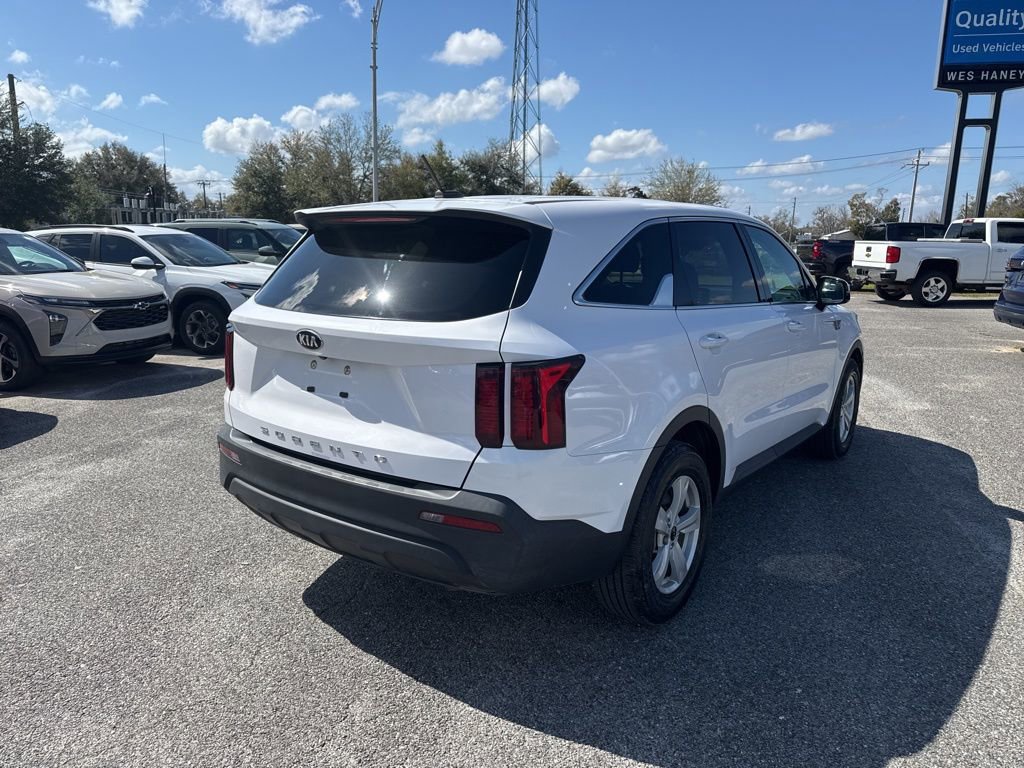 Used 2021 Kia Sorento LX image 4