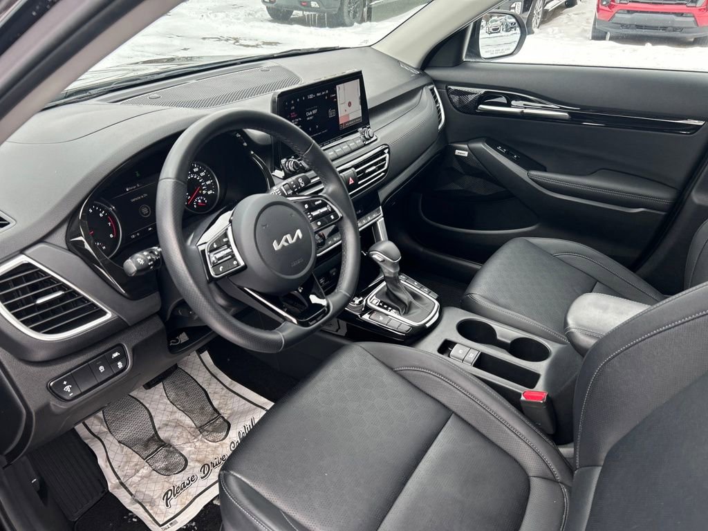 Used 2023 Kia Seltos SX image 13