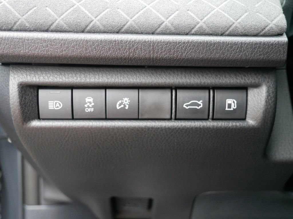 Used 2026 Toyota Camry XLE w/ Premium Package AWD/4WD image 18