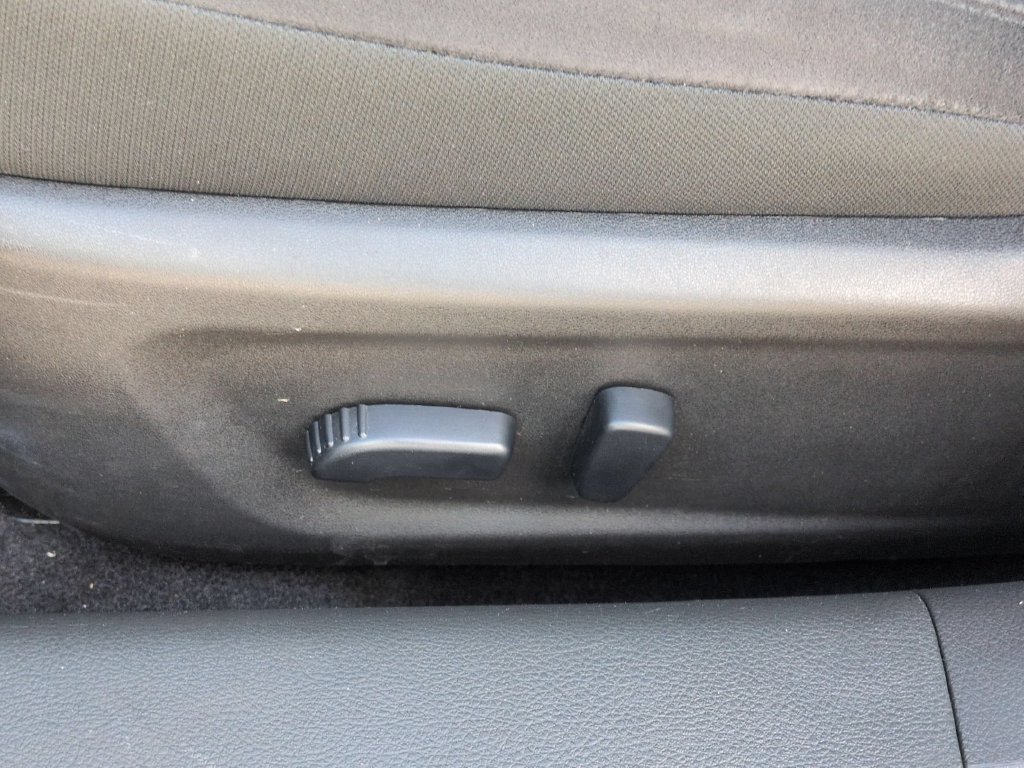 Used 2025 Nissan Altima 2.5 SV FWD image 14