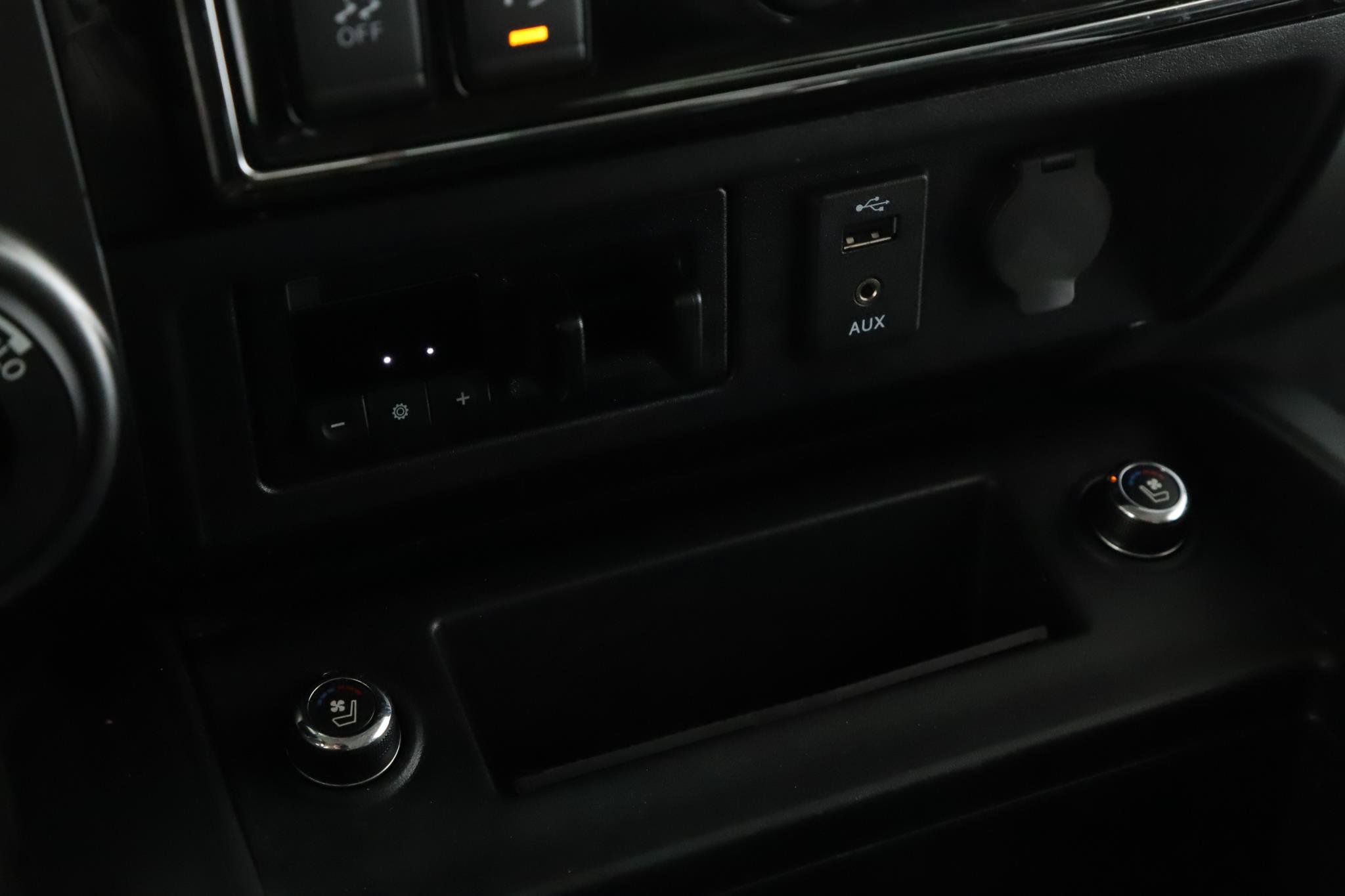 Used 2017 Nissan Titan Platinum Reserve AWD/4WD image 15