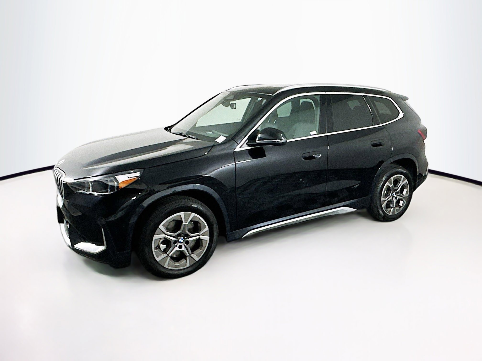 Used 2025 BMW X1 xDrive28i image 4