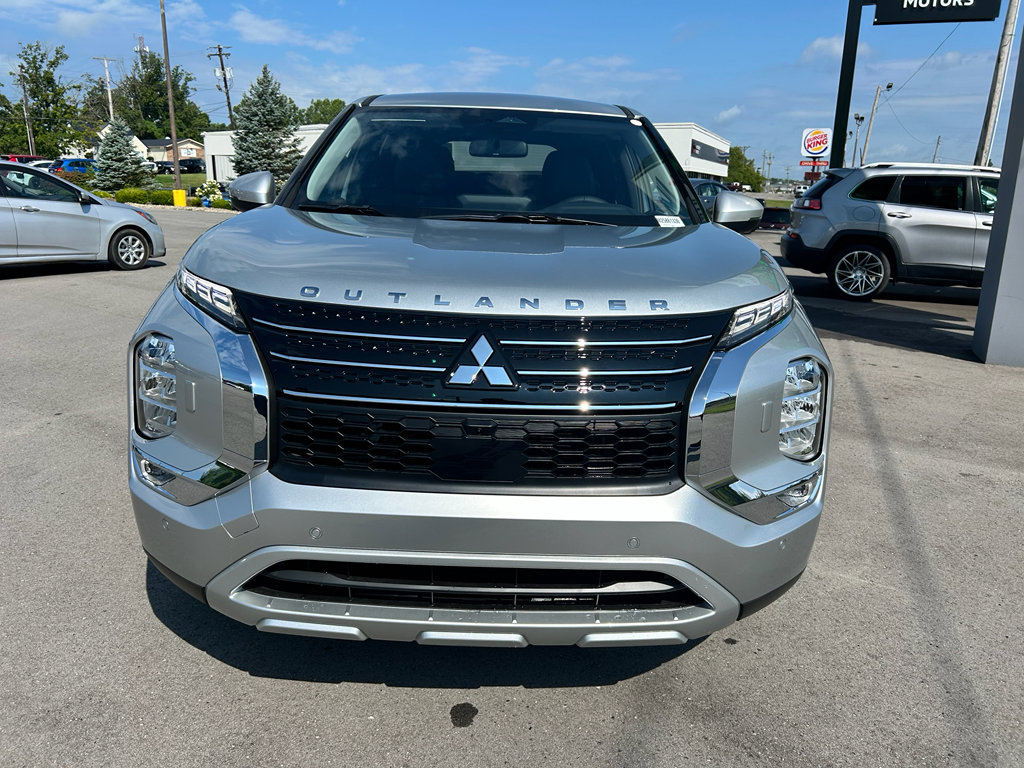 New 2025 Mitsubishi Outlander SE image 3