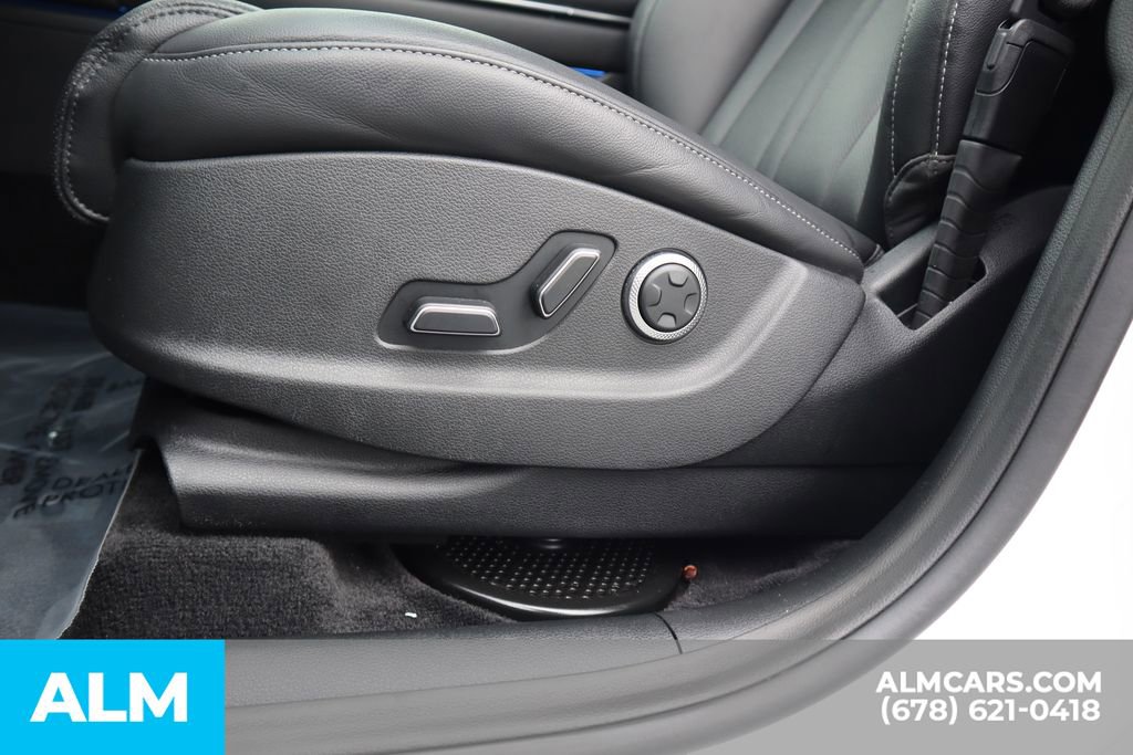 Used 2025 Genesis GV80 2.5T Standard image 12