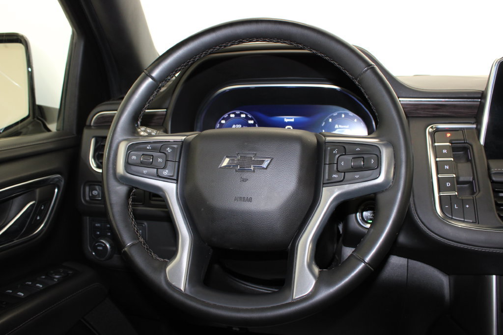Used 2023 Chevrolet Suburban Z71 w/ Luxury Package AWD/4WD image 20