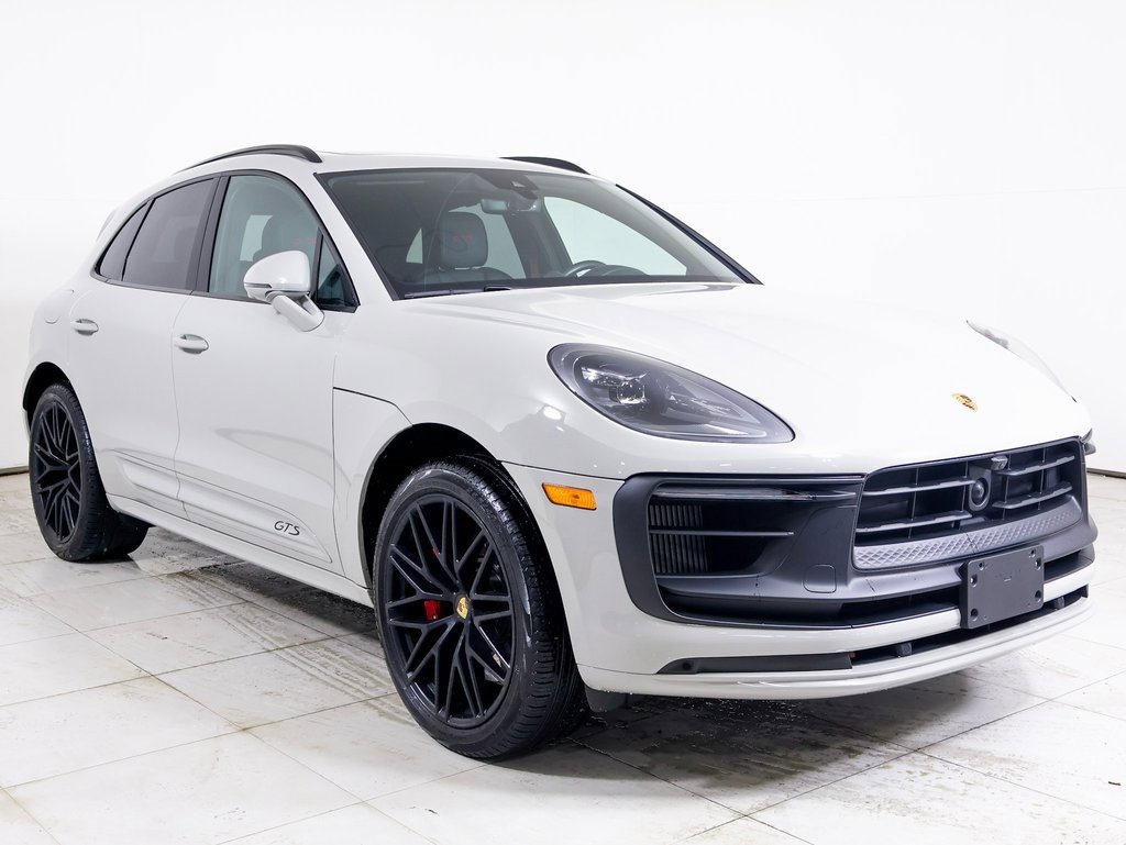 Certified 2025 Porsche Macan GTS image 26