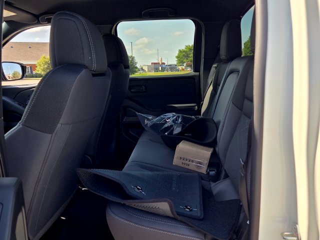 New 2027 Nissan Frontier SV w/ SV Convenience Package RWD image 6