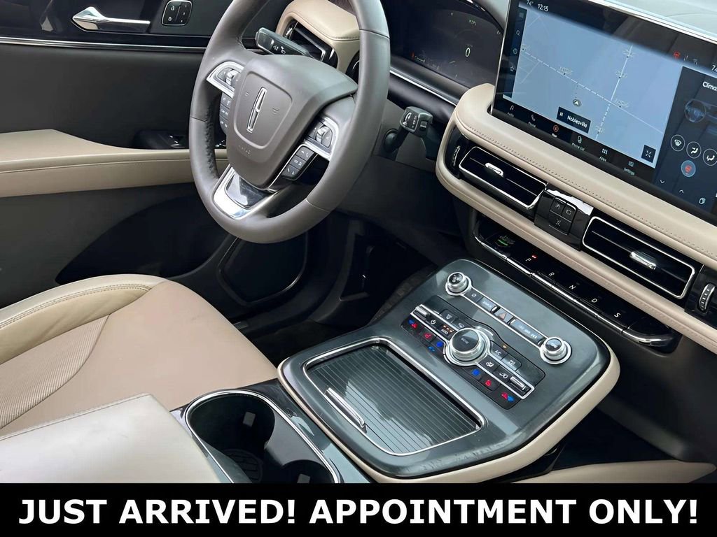 Used 2022 Lincoln Nautilus Reserve FWD image 9