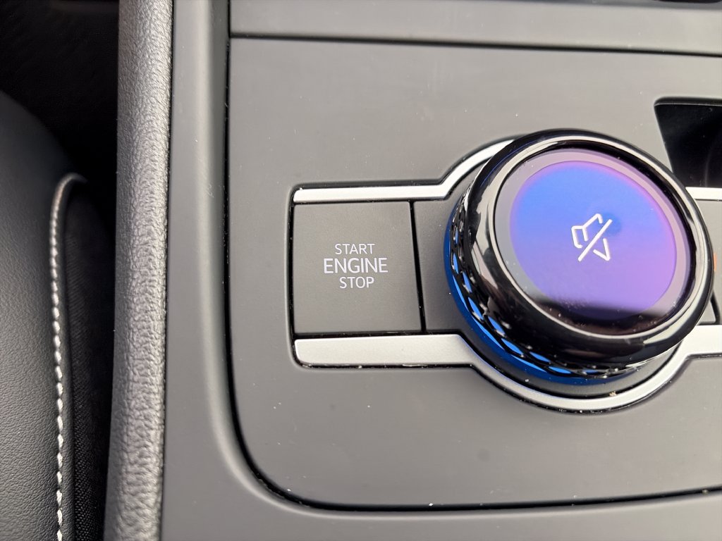 Certified 2026 Volkswagen Tiguan SE R-Line FWD image 29