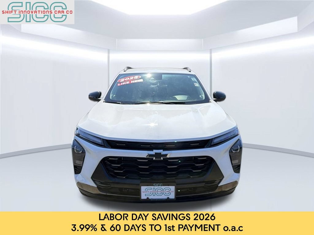 Used 2025 Chevrolet Trax ACTIV FWD image 2