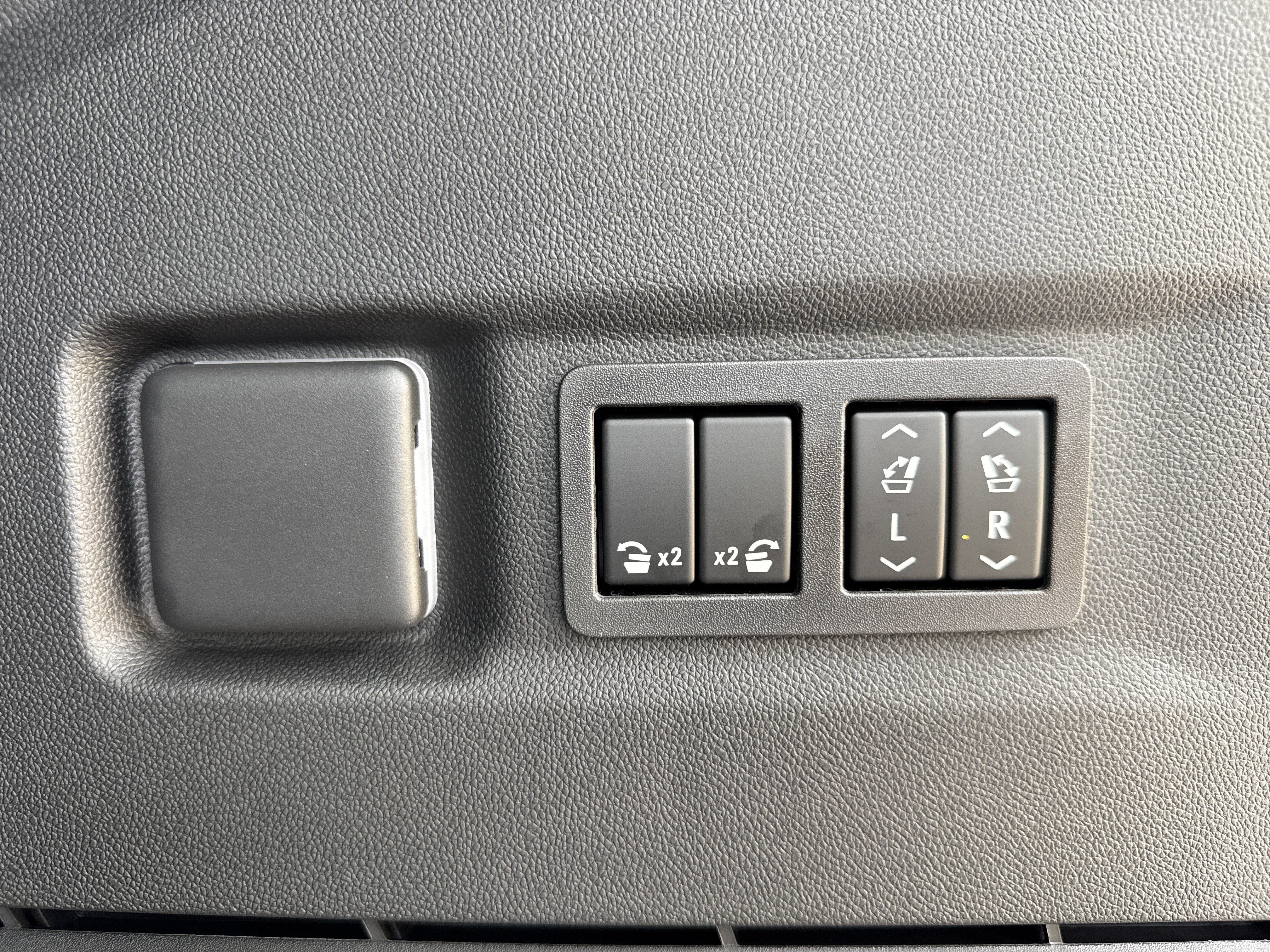 New 2026 GMC Yukon XL Denali AWD/4WD image 33
