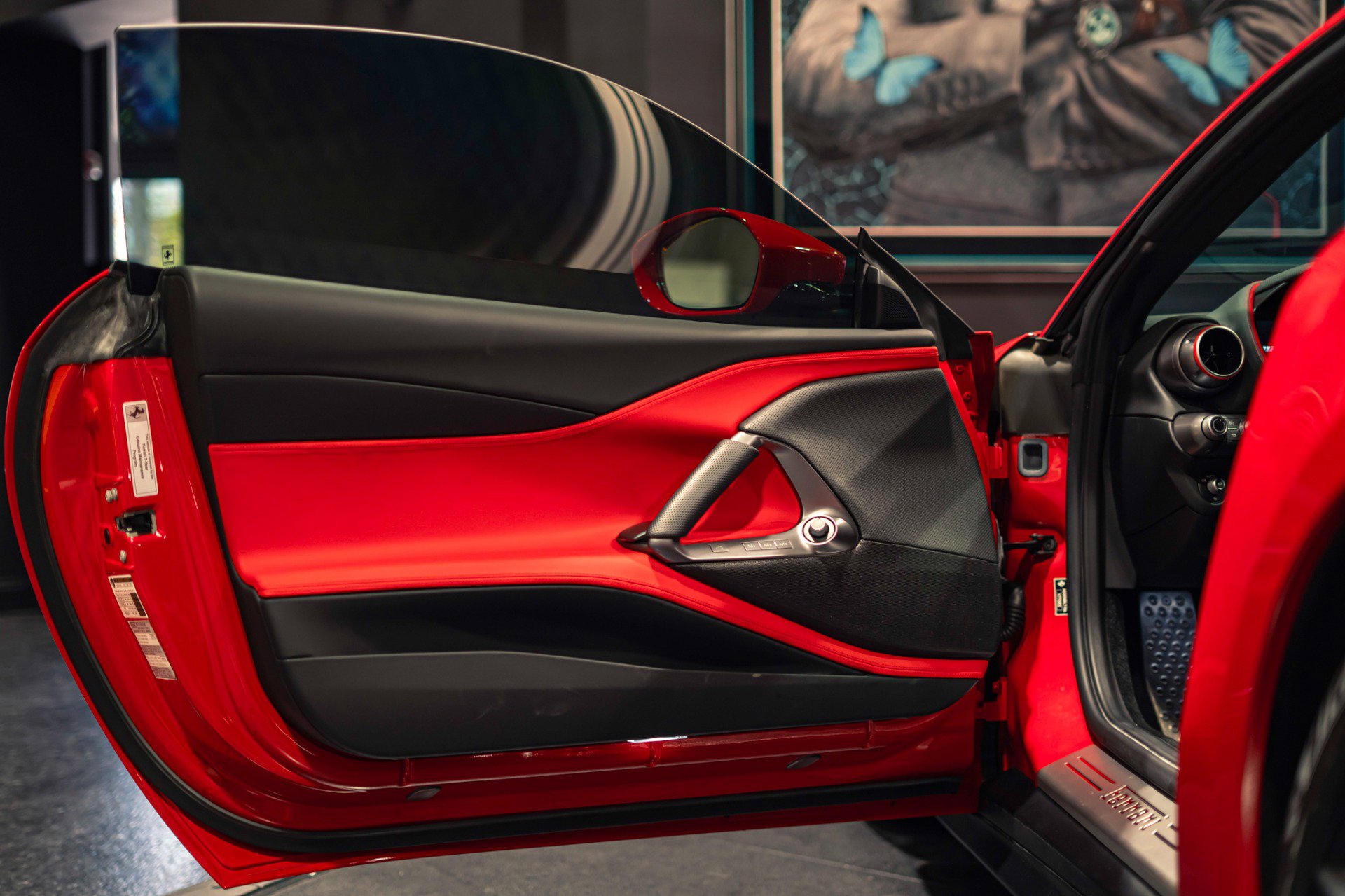 Used 2020 Ferrari 812 Superfast RWD image 10