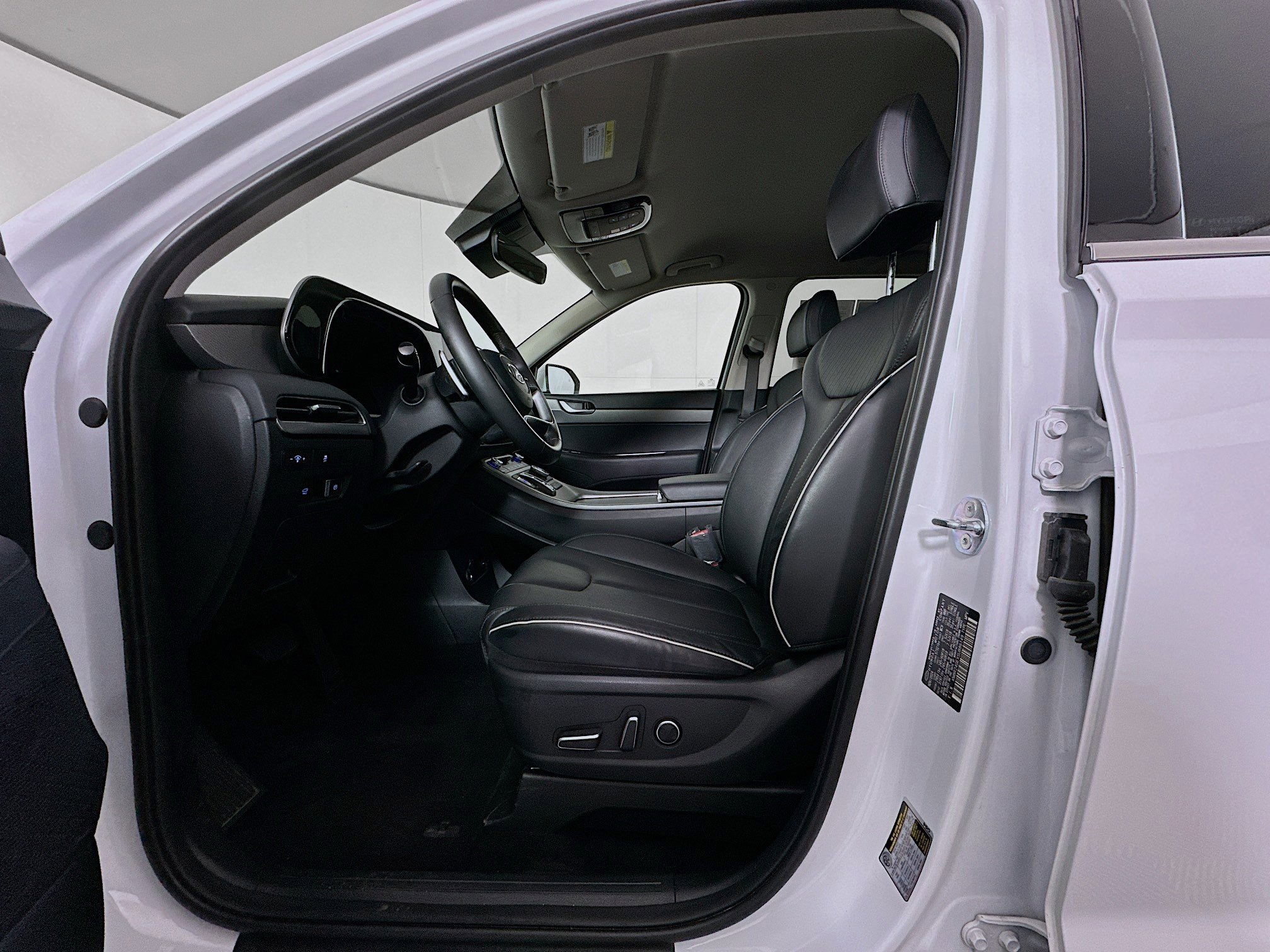 Used 2025 Hyundai Palisade SEL FWD image 13