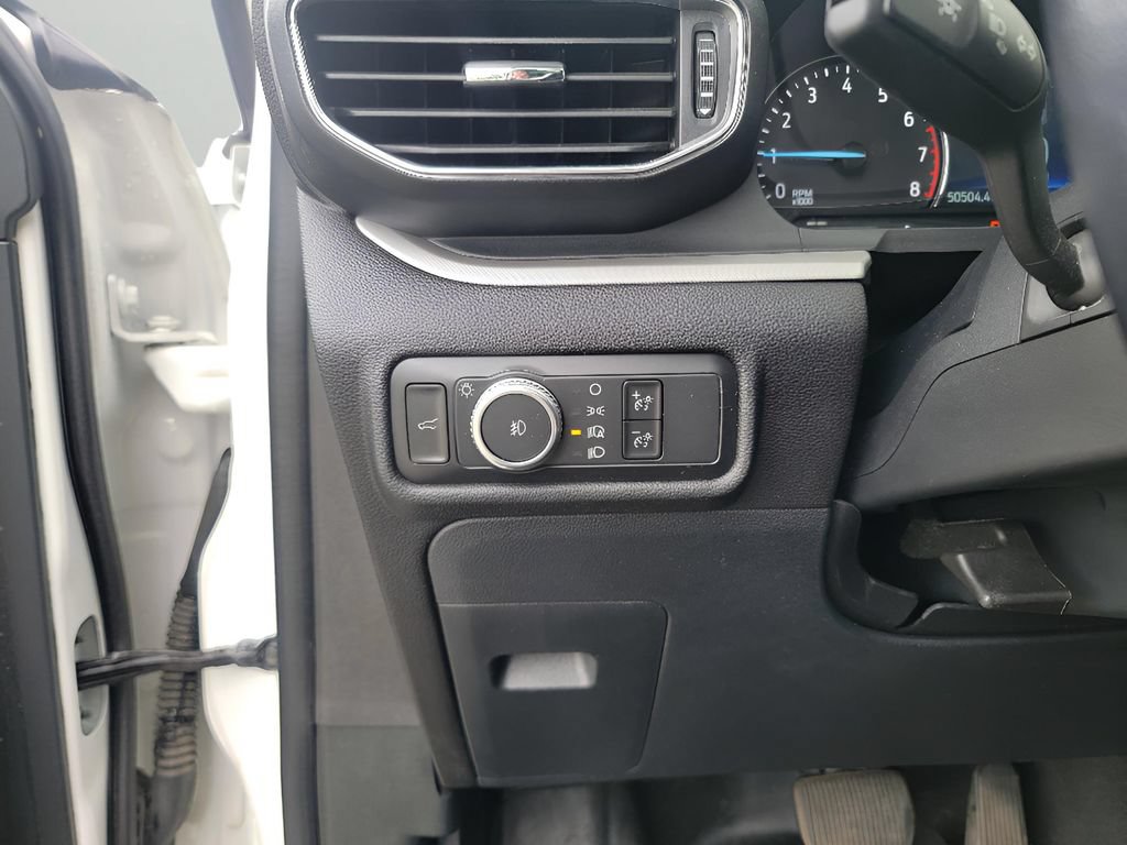 Used 2022 Ford Explorer XLT w/ Equipment Group 202A AWD/4WD image 14