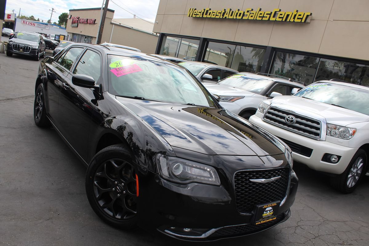 Used 2019 Chrysler 300 S AWD/4WD image 34