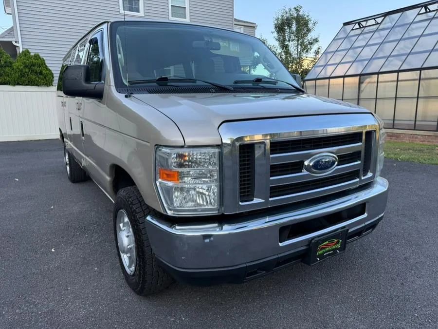 Used 2013 Ford E-350 and Econoline 350 XLT image 12