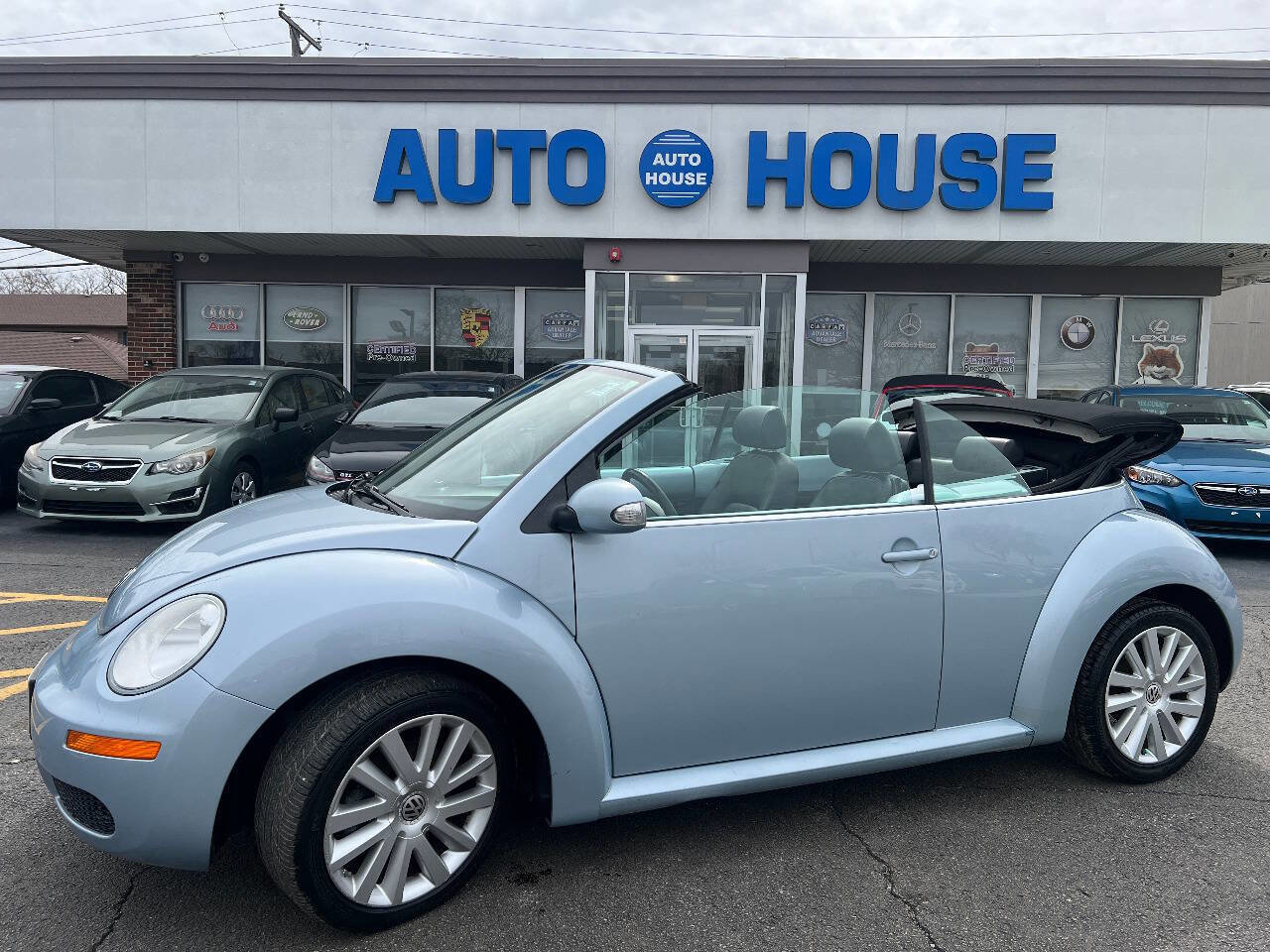 Used 2009 Volkswagen Beetle S image 1