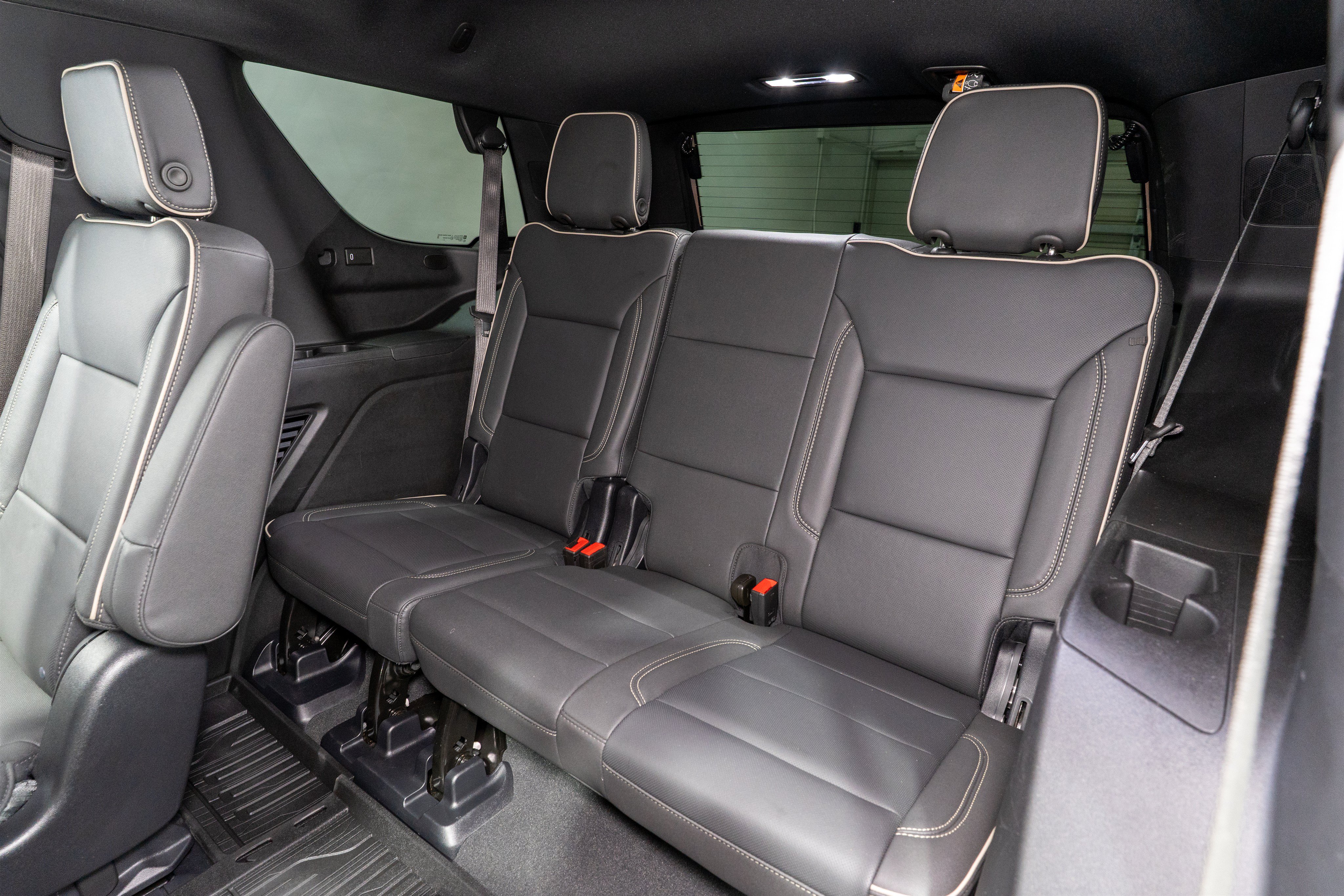 Used 2025 GMC Yukon Elevation AWD/4WD image 33
