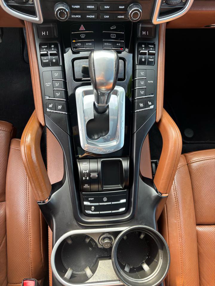 Used 2017 Porsche Cayenne Platinum Edition image 10