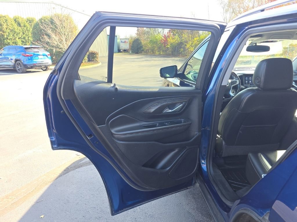 Used 2022 GMC Terrain SLT image 36
