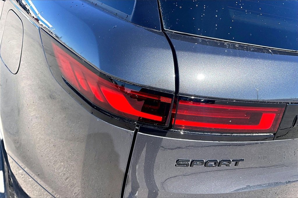 Used 2025 Land Rover Range Rover Sport Dynamic SE image 31