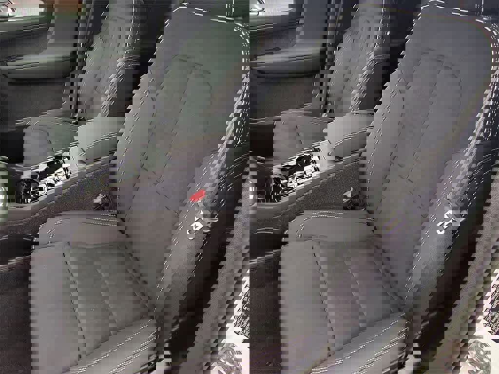 New 2026 Volvo XC40 B5 Ultra w/ Protection Package Premier image 15