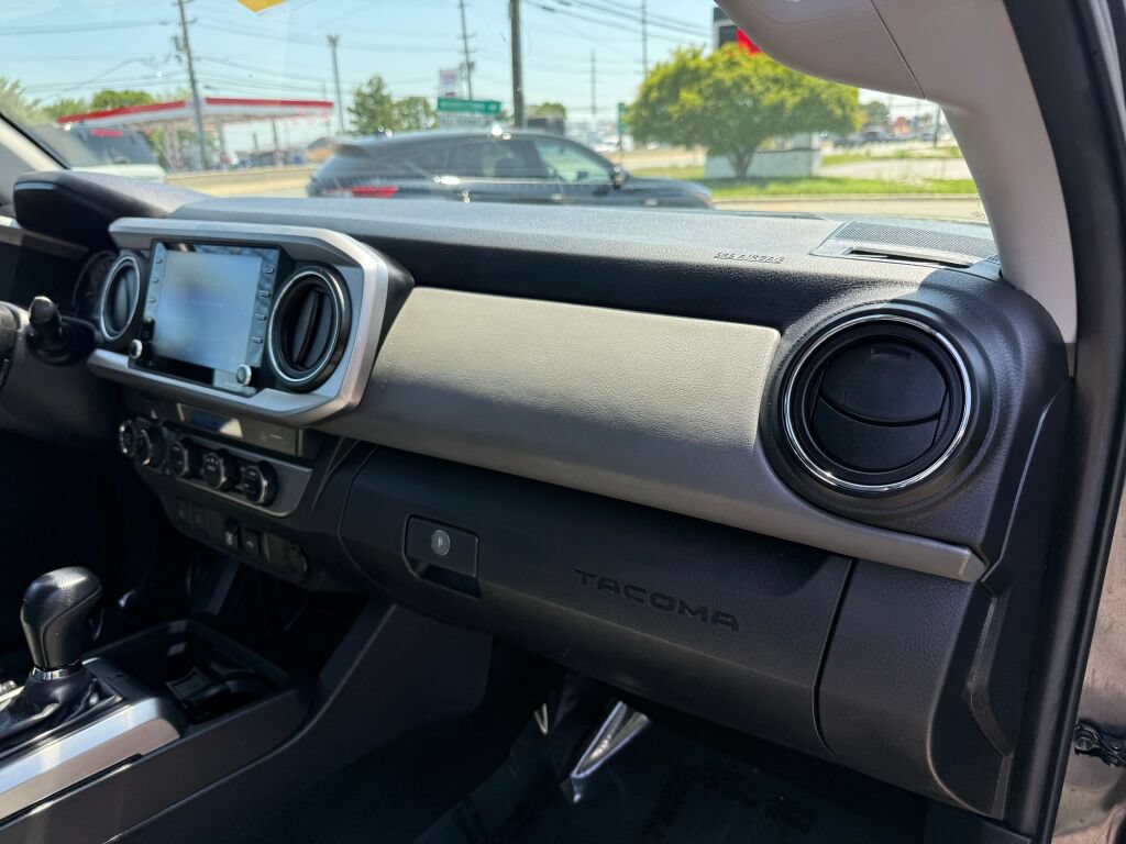 Used 2023 Toyota Tacoma SR5 w/ Technology Package AWD/4WD image 29