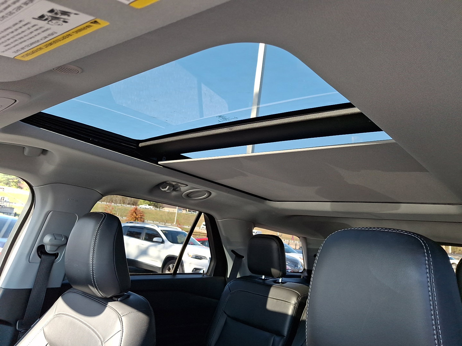 Certified 2022 Ford Explorer XLT w/ Equipment Group 202A image 14