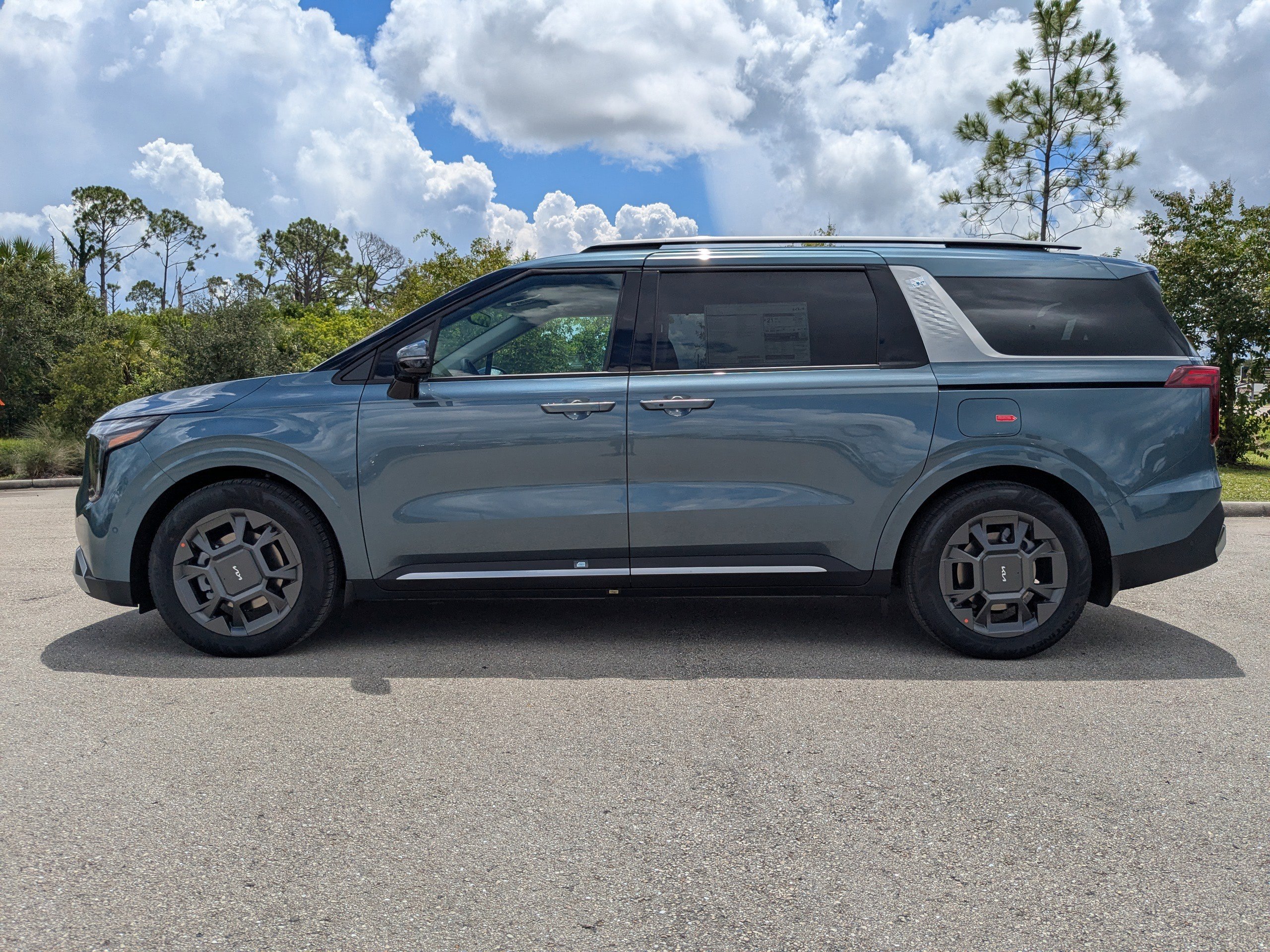 New 2026 Kia Carnival SX image 8