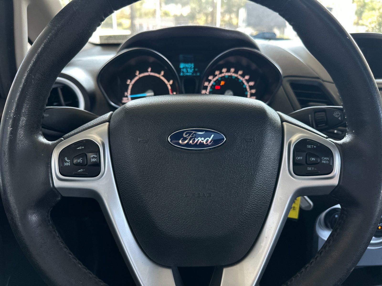 Used 2015 Ford Fiesta SE image 19