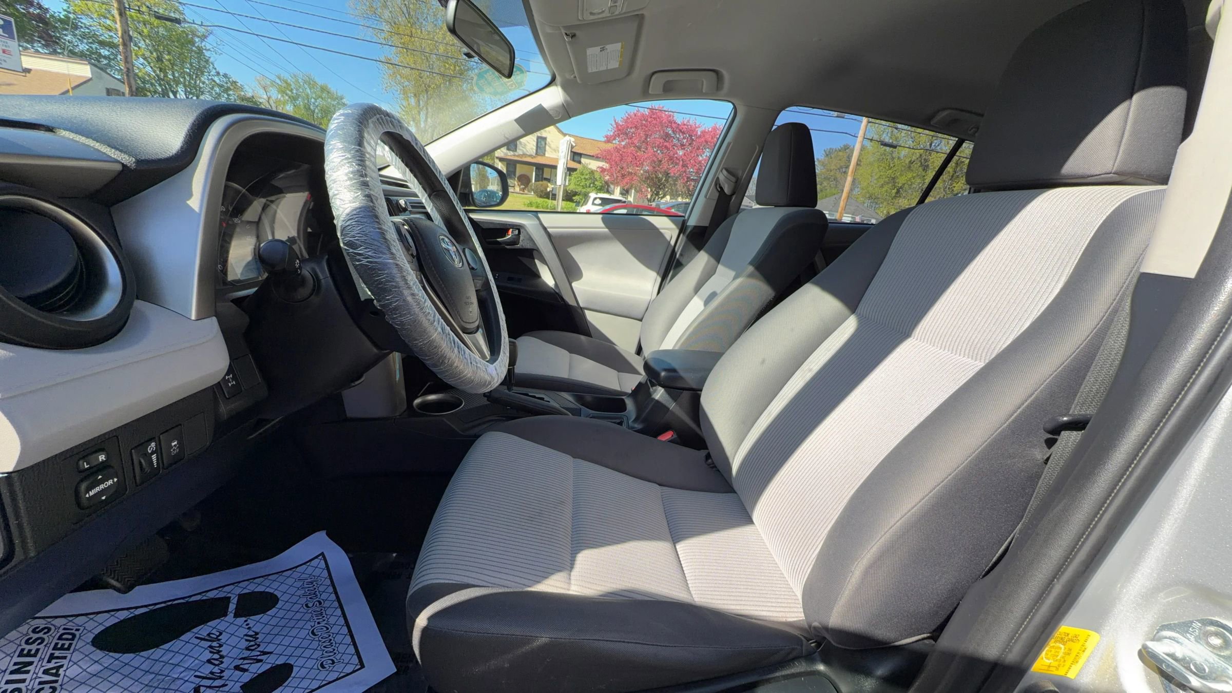 Used 2013 Toyota RAV4 LE AWD/4WD image 10
