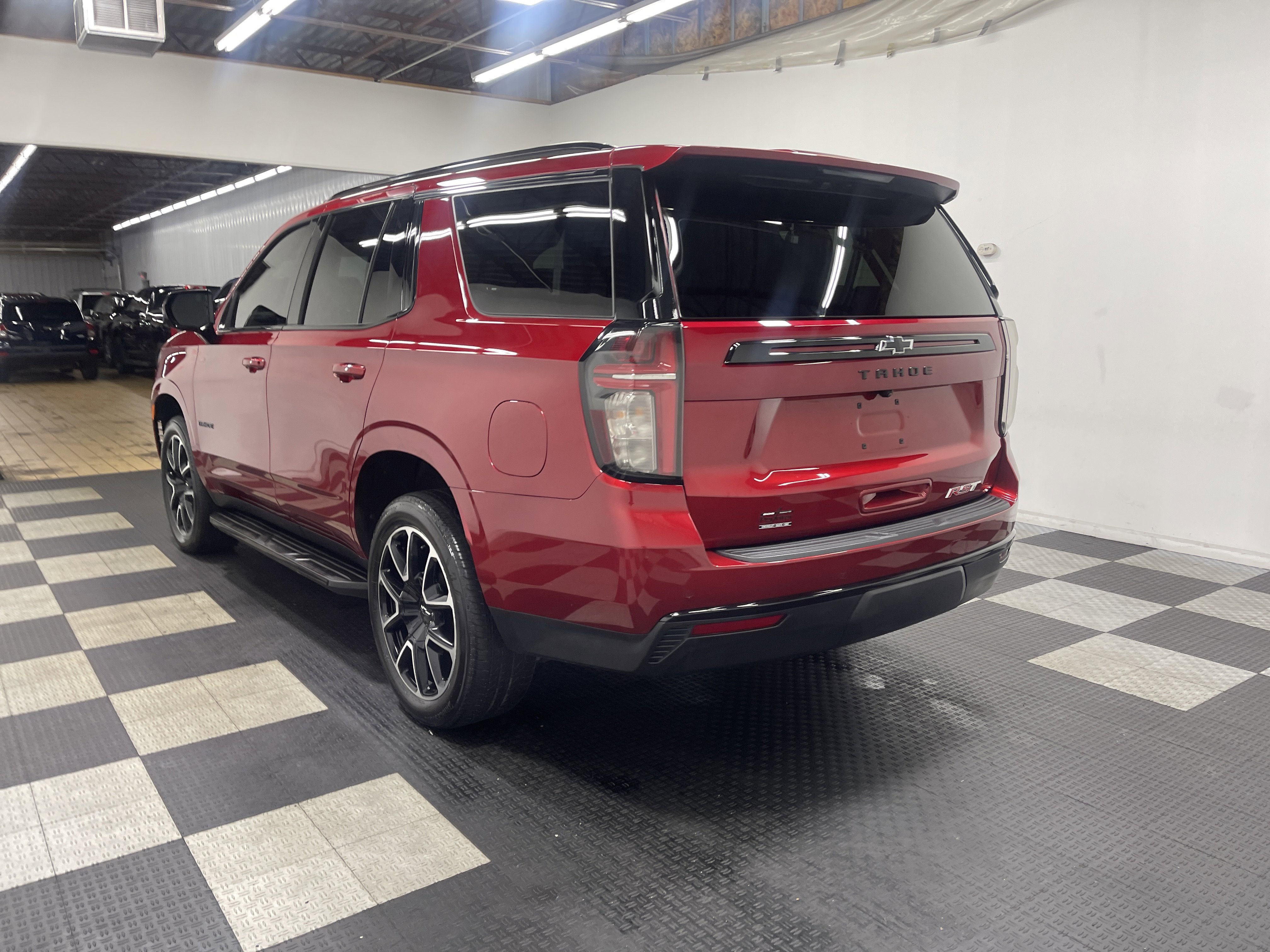 Used 2023 Chevrolet Tahoe RST w/ Luxury Package AWD/4WD image 2