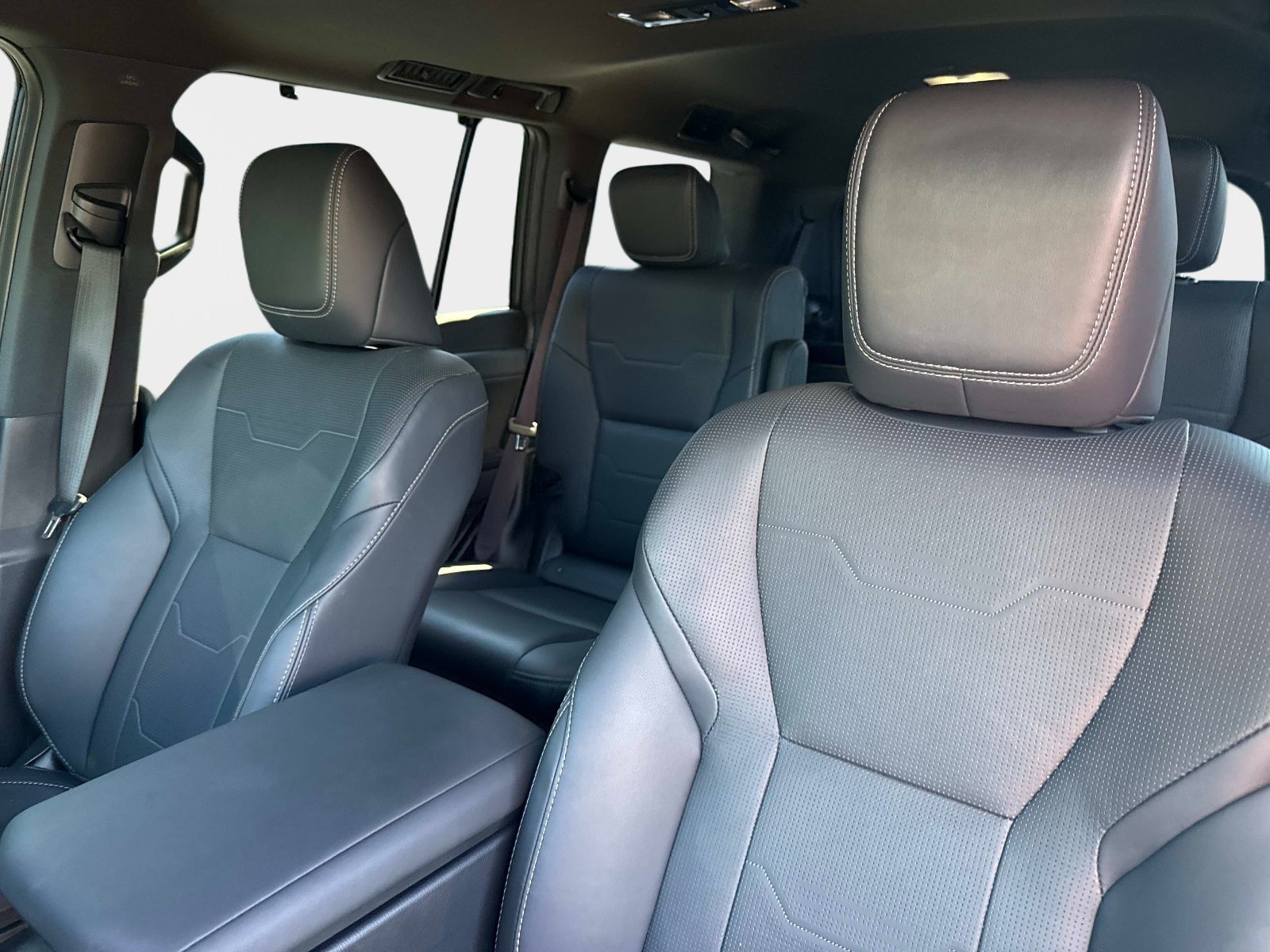 Used 2025 Lexus GX 550 w/ Accessory Package (Z1) AWD/4WD image 17