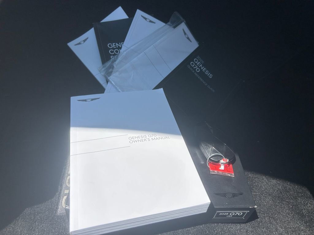 Used 2025 Genesis G70 2.5T AWD/4WD image 20